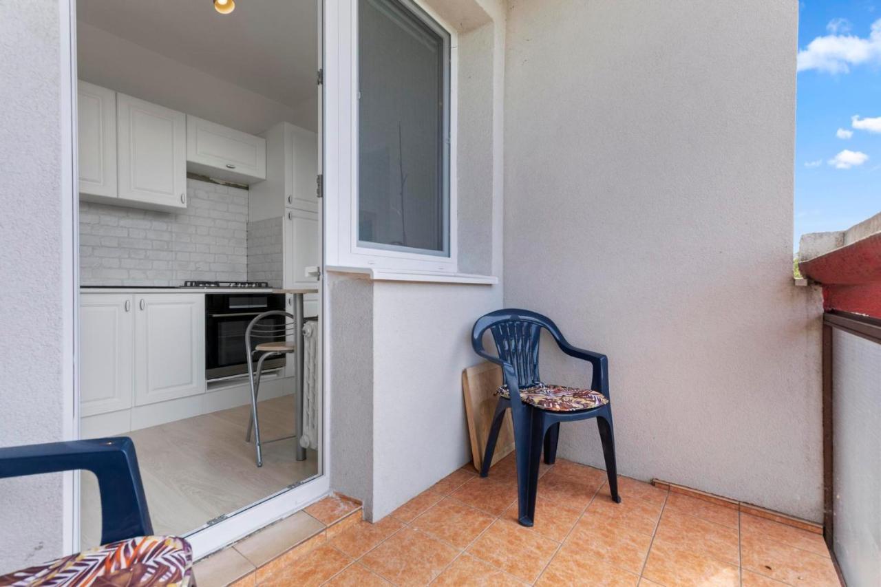 20 Minutes From Center W Netflix, Coffee Or Tea & Parking * Братислава